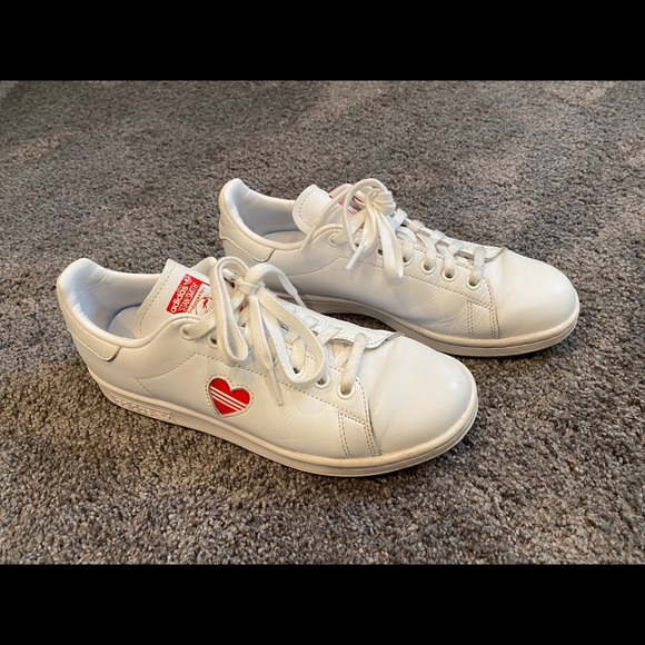 Adidas Valentine’s Stan Smiths - Picture 1 of 5